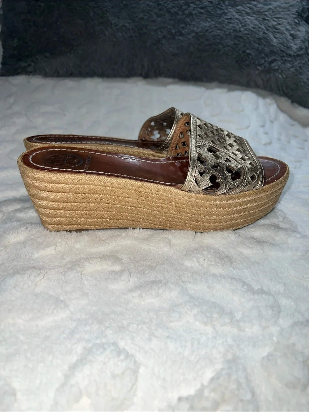 Tory Burch Thatched Perforated Cutout Espadrille Wedge, Gold Metallic Size 8